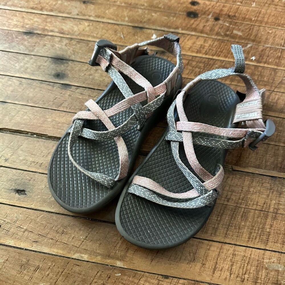 Chaco pink & gray gorpcore strappy arch support kids 13 sandals